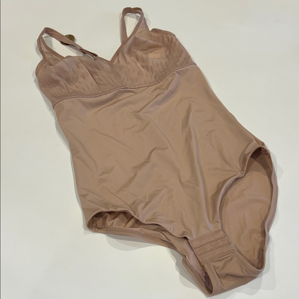 WACOAL
Women’s Bodysuit Shapewear
